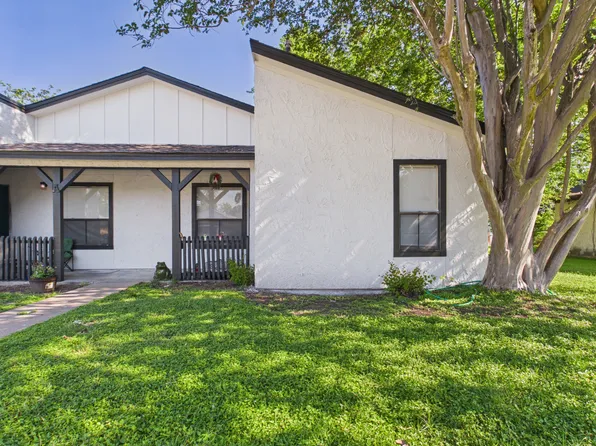 1515 Pine Ridge Dr, College Station, TX 77840