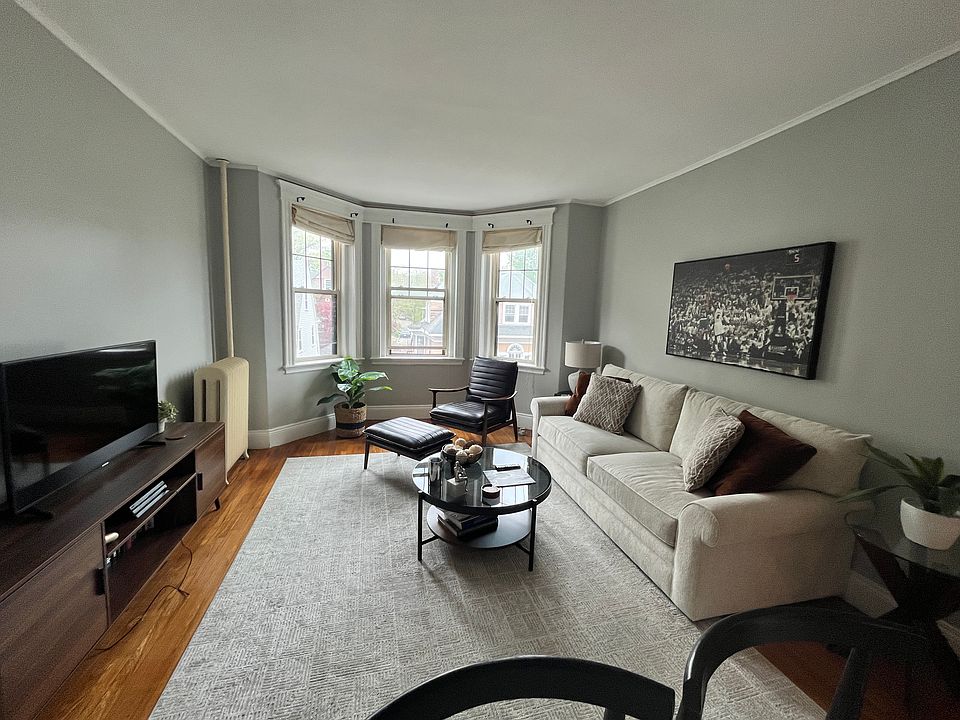1st image of 22 Orkney Rd APT 35