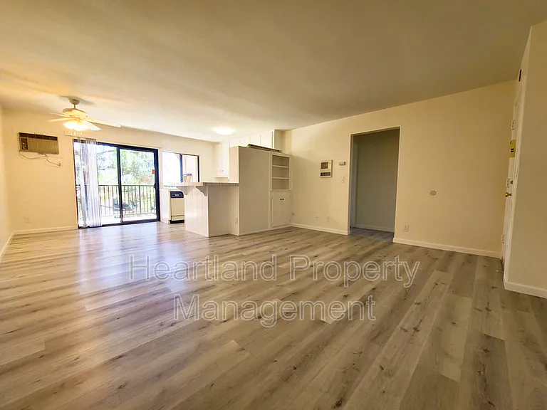 7858 Cowles Mountain Ct #D29 — Photo 3