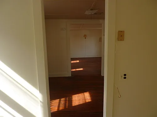 218 1/2 E Jackson St Photo 1
