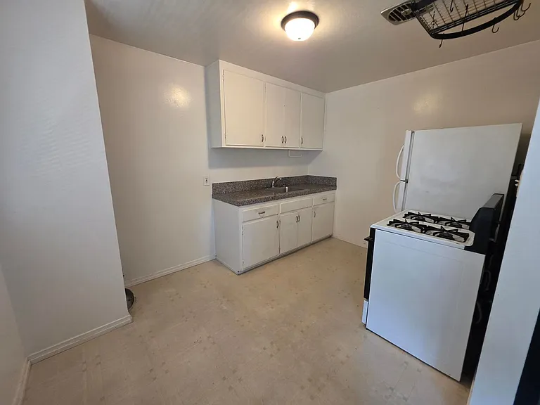 1640 Hearst Ave #F — Photo 2