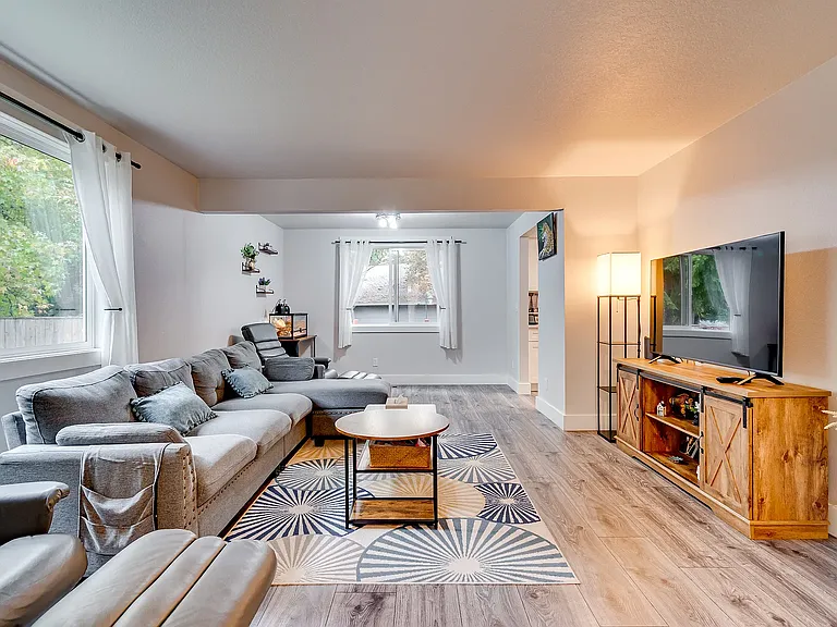 1307 SE 61st Pl — Photo 8