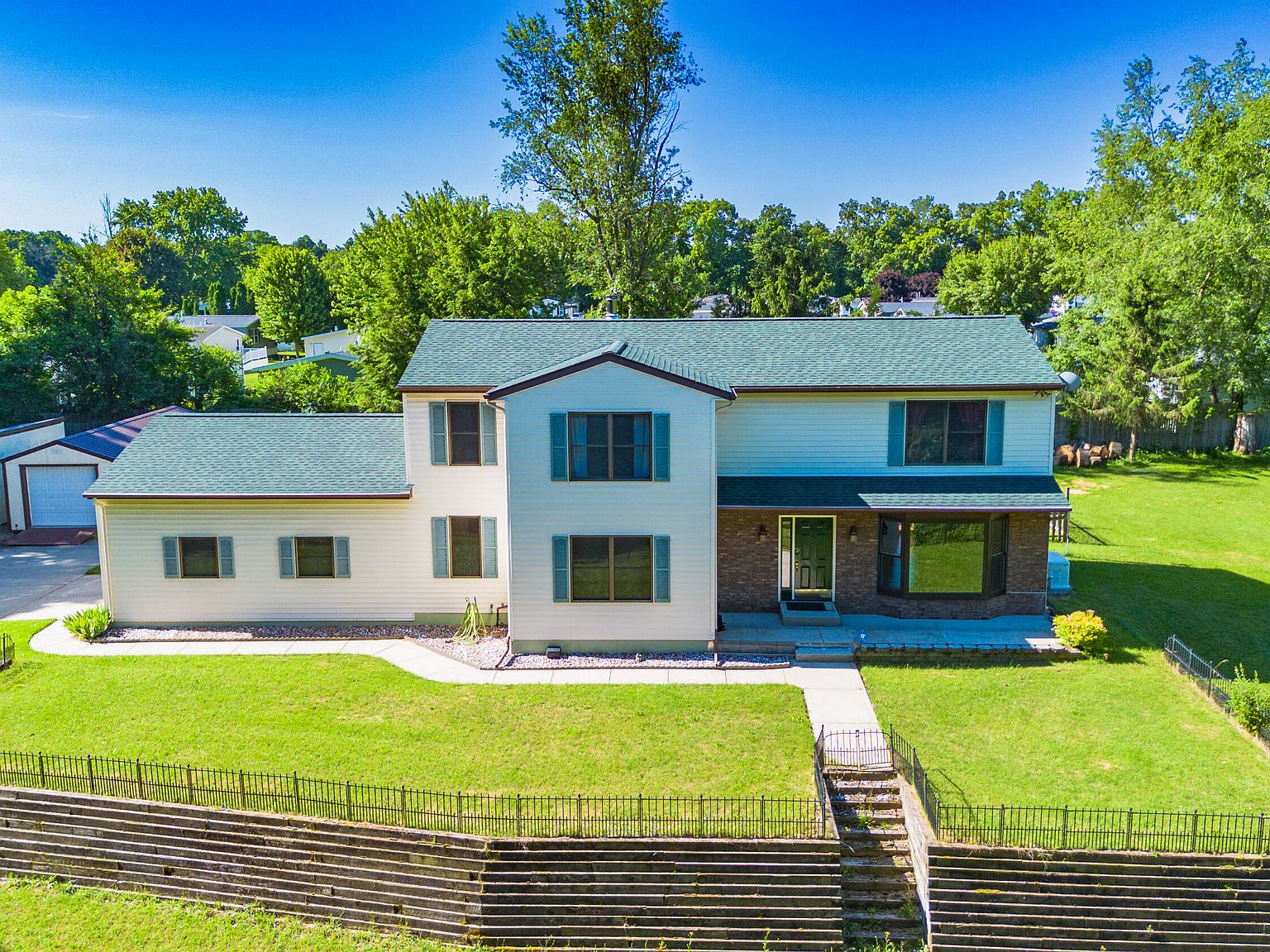 8805 Stadium Dr, Kalamazoo, MI 49009 | MLS #26030862 | Zillow