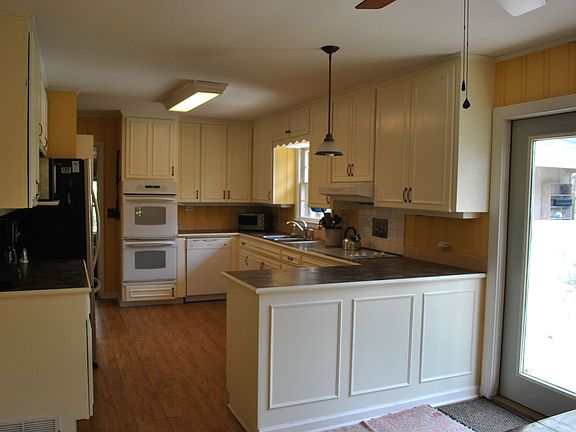 Kitchen w Double Ovens