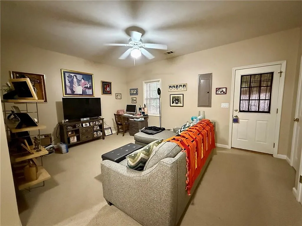 3 bed, 3.5 bath, 1824 sqft, $2,900 — Photo 4