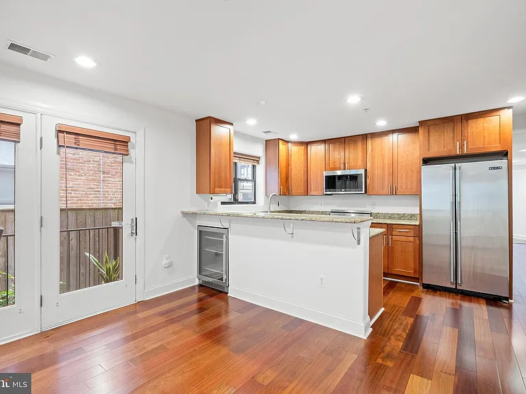 1354 Euclid St NW #202A — Photo 6