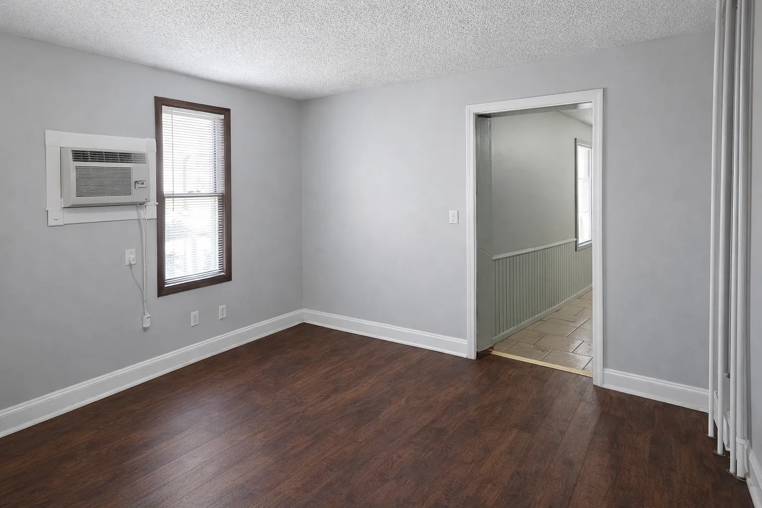8 bed, $4,500 — Photo 4