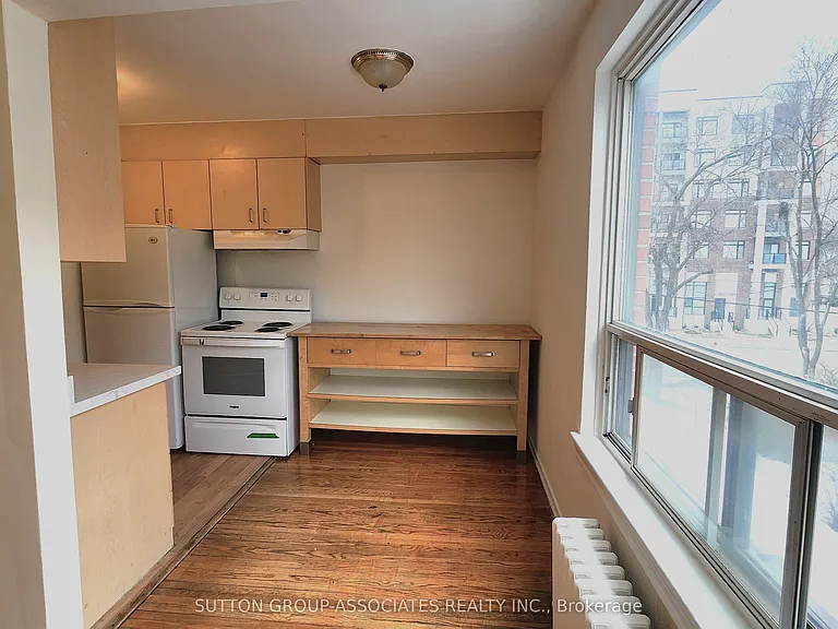 1 Greenbrook Dr #304 — Photo 8