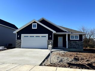 N9389 Gemstone Ct, Appleton, WI 54915