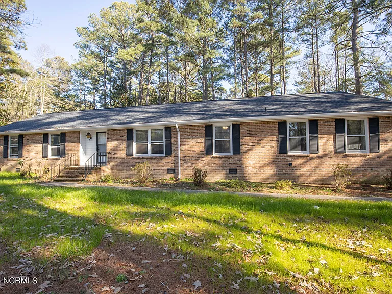 901 Glendale Dr — Photo 3