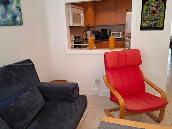 9081 Sunrise Lakes Blvd APT 105, Fort Lauderdale, FL 33322