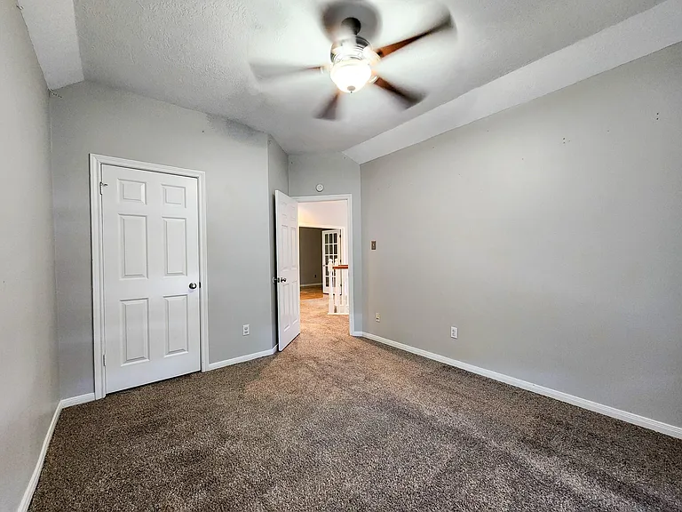 2412 N Mission Cir — Photo 17