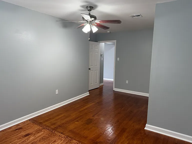 2137 Timoleon St — Photo 12