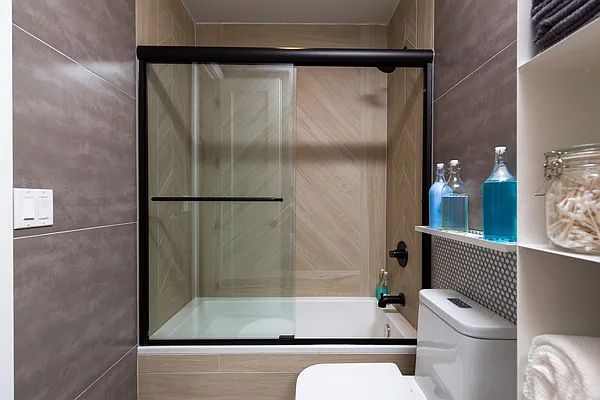 Rented by Nooklyn NYC LLC | media 37