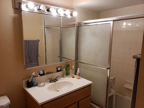 3rd image of 1126 Londonberry Ln