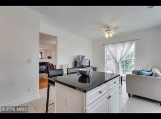 2485 Walnut Rocker Ln, Herndon, VA 20171