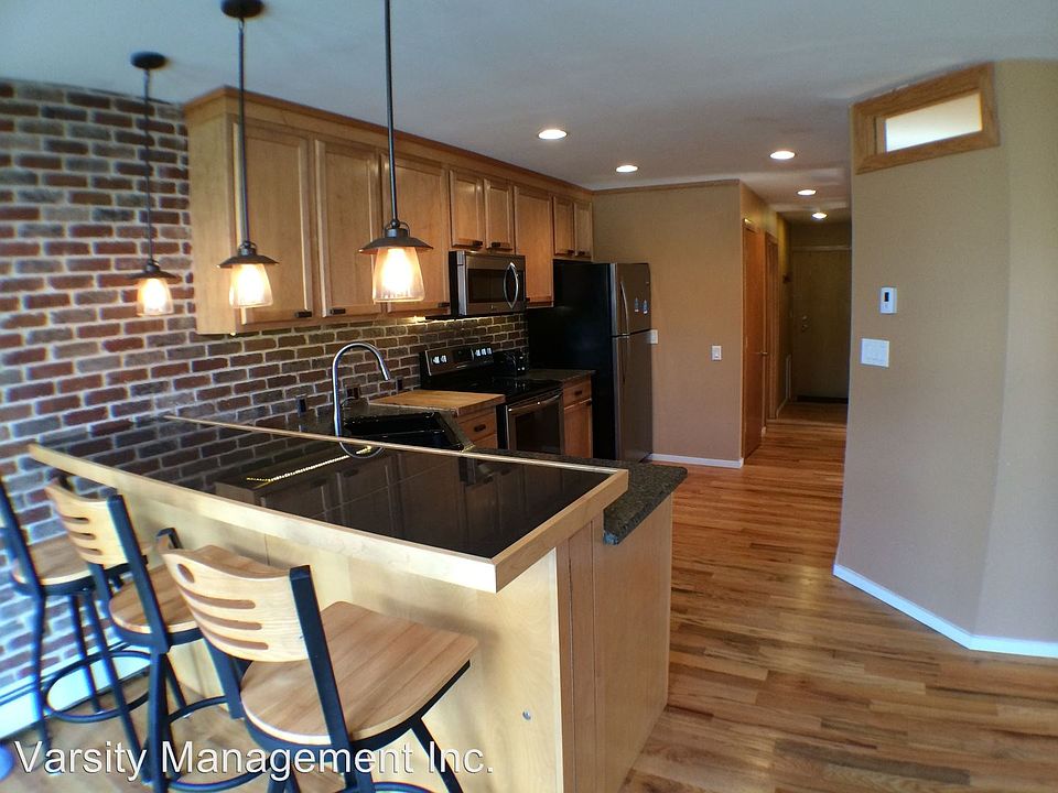 1st image of 1015 W Huron St APT 06
