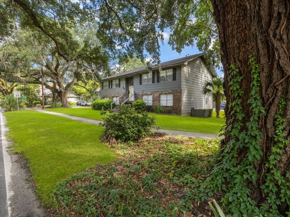 1202 E Victory Dr APT 2