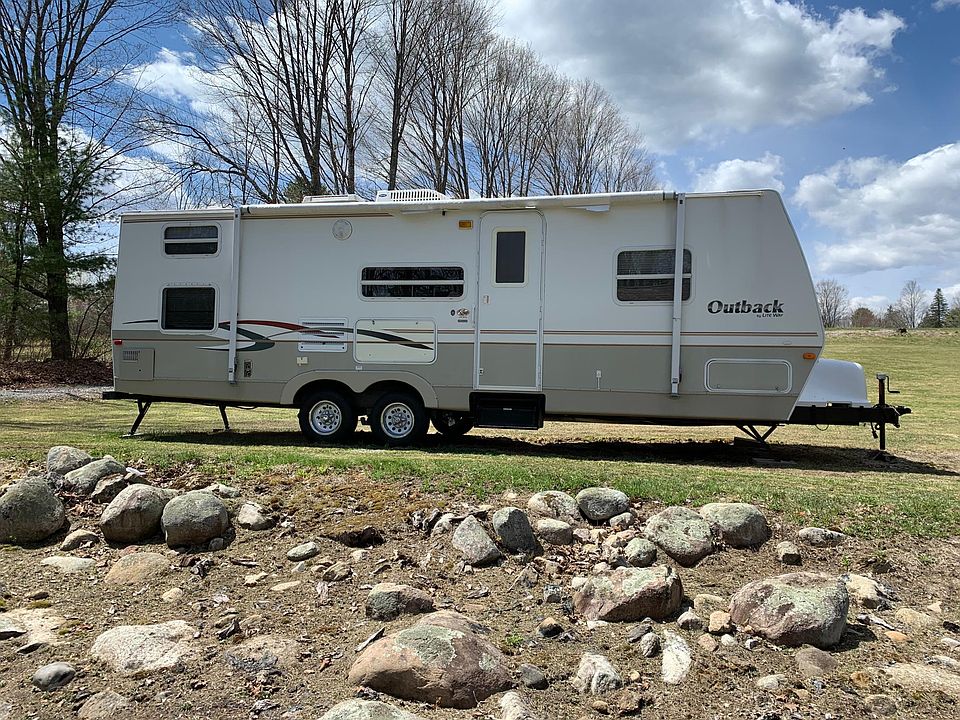 27 foot travel trailer with 1 slide like new on the inside __ Don_t miss this one!!!