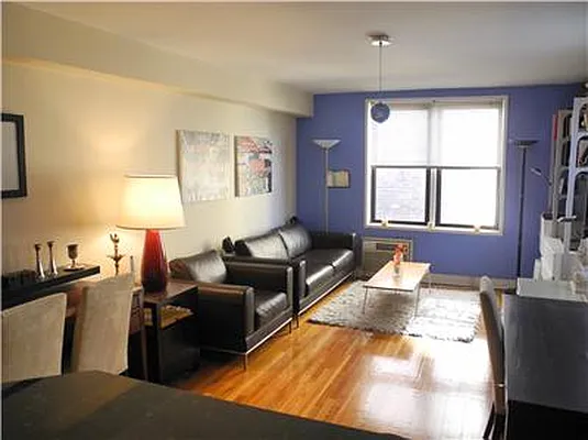 Sold by R New York | media 18