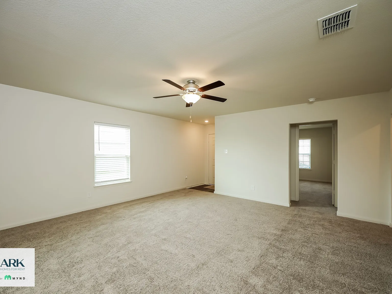 4 bed, 2.0 bath, 1794 sqft, $1,778 — Photo 4
