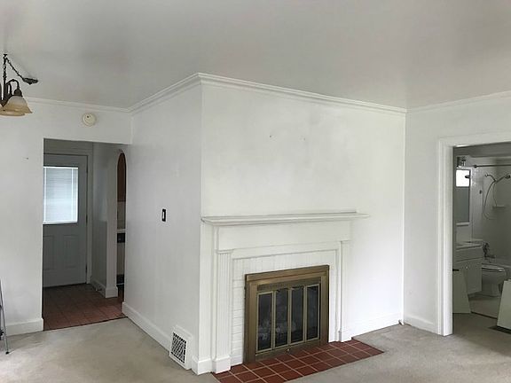 2nd image of 2104 E Blackford Ave