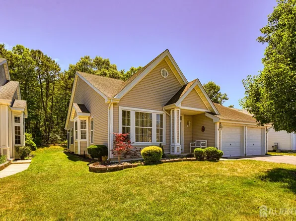 20 Valley Stream Pl, Barnegat, NJ 08005