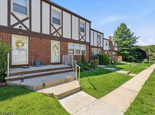 28 Tudor Pl, Budd Lake, NJ 07828