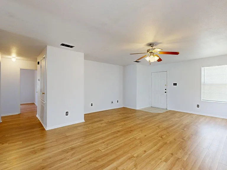 4512 Indigo Dr — Photo 4