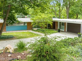 29845 Highmeadow Rd, Farmington Hills, MI 48334