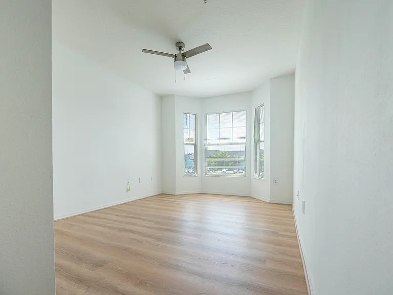 5554 Metrowest Blvd #211 — Photo 11