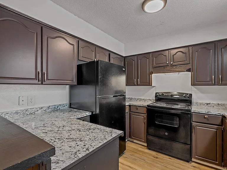 Flats at Brentwood — Photo 7