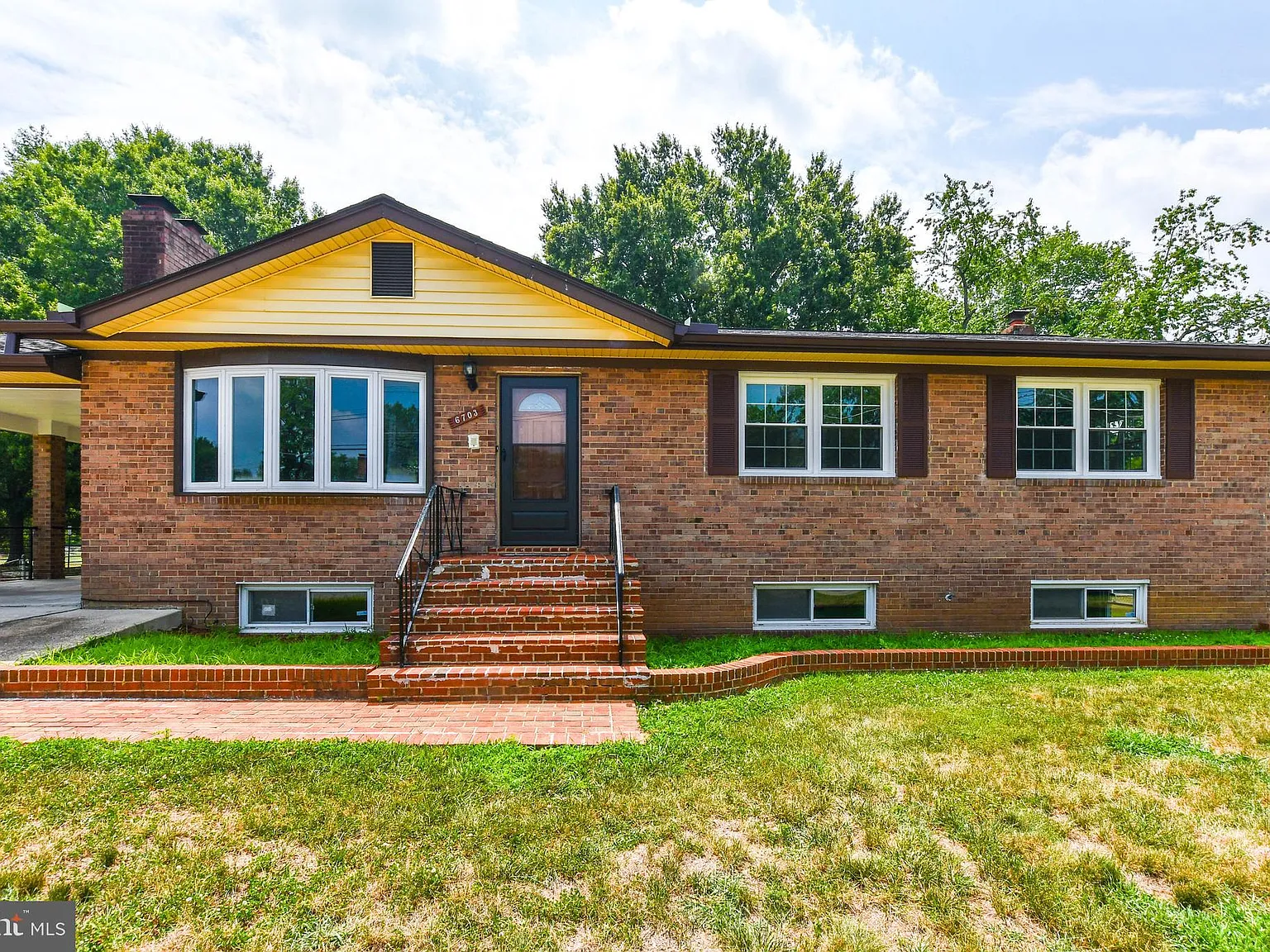 5 bed, 3.0 bath, 1344 sqft, $3,100 — Photo 2