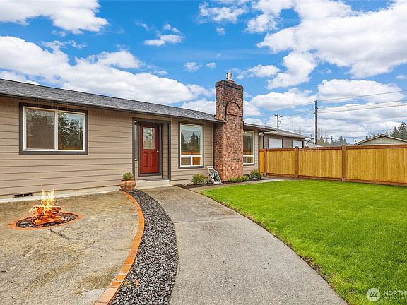 3rd image of 16517 43rd Avenue E