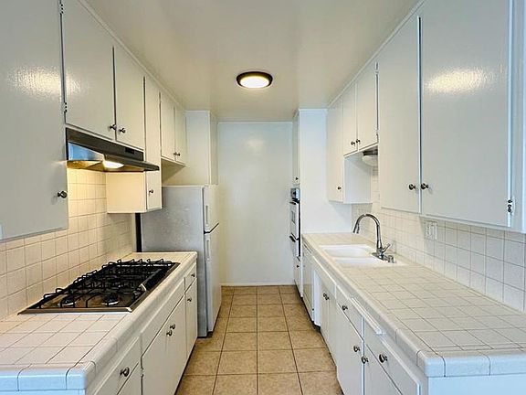 3rd image of 5629 Laurel Canyon Blvd APT 14