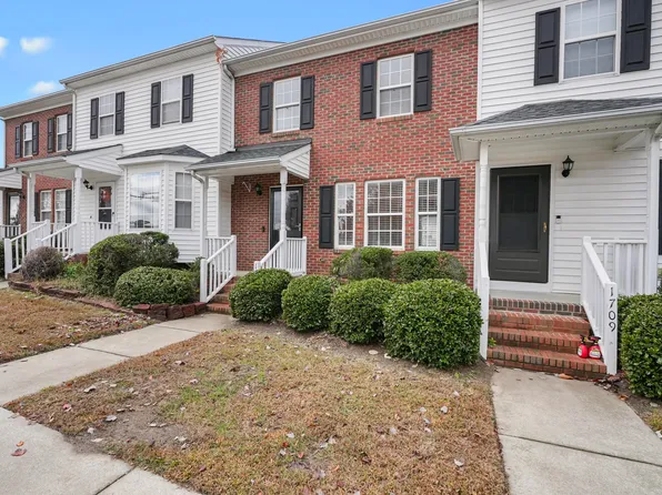 1707 Stroll Cir, Fuquay Varina, NC 27526