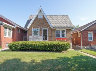 3933 Burgen Ave, Saint Louis, MO 63116
