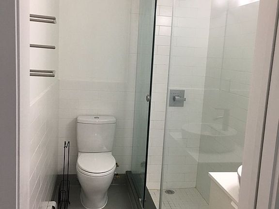 3rd image of 150 Henry St APT 4B