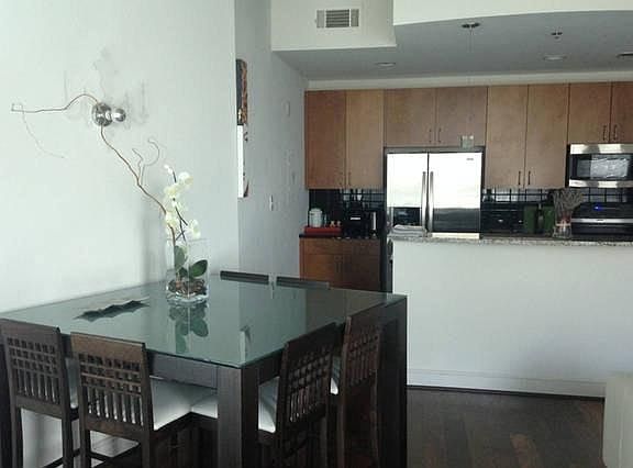Open kitchen & dining