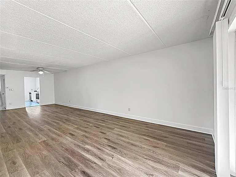 4435 1st St NE #103 — Photo 9