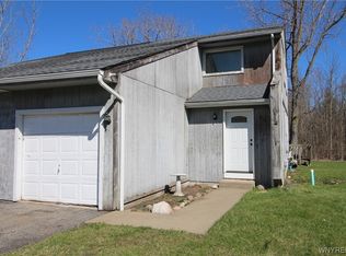 819 Pletcher Rd, Youngstown, NY 14174