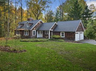 7315 Cardinal Ln, Chagrin Falls, OH 44022