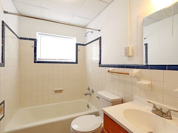 5th image of 909 Greendale Dr #B