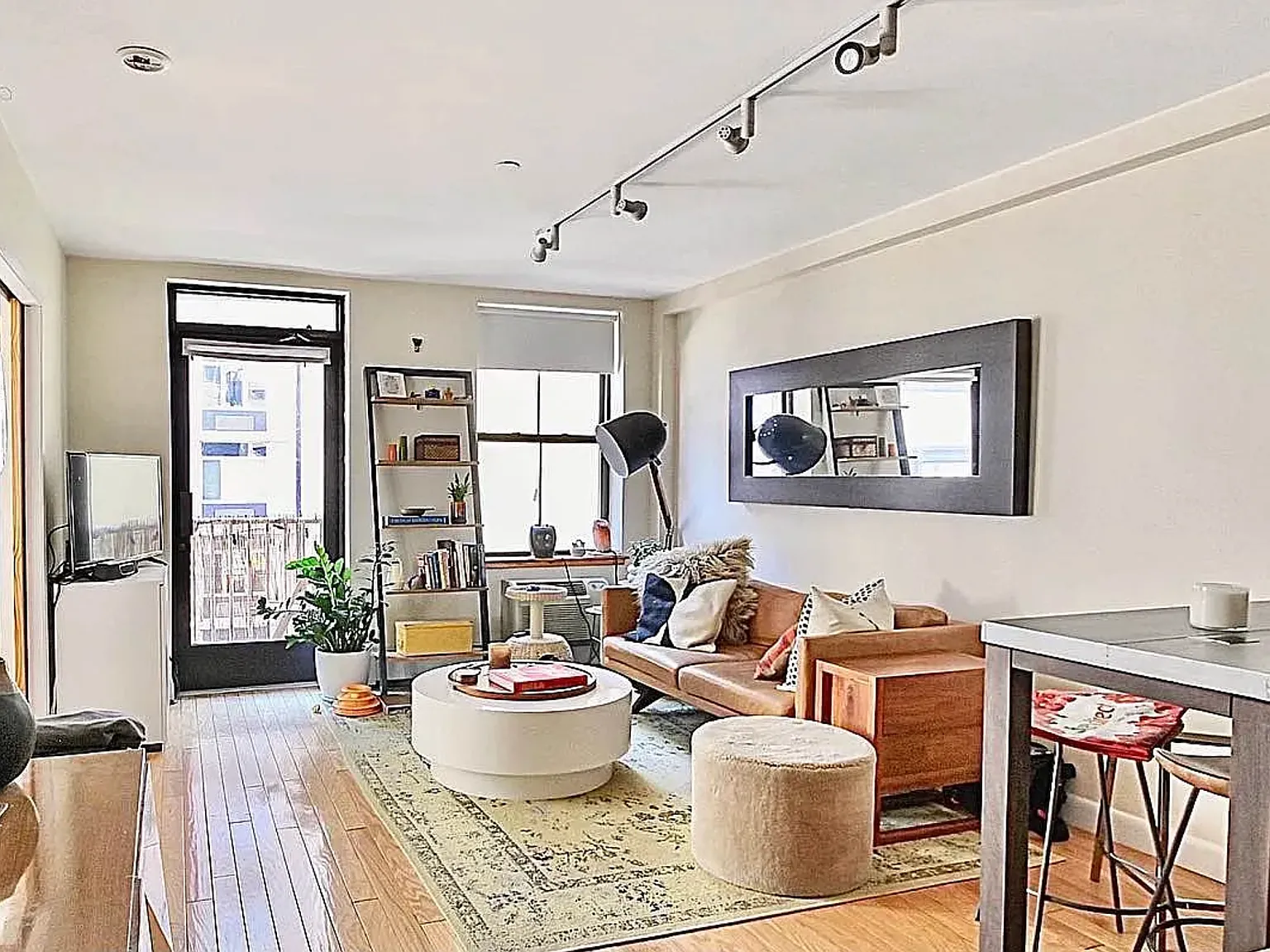 54 Allen Street — Photo 1