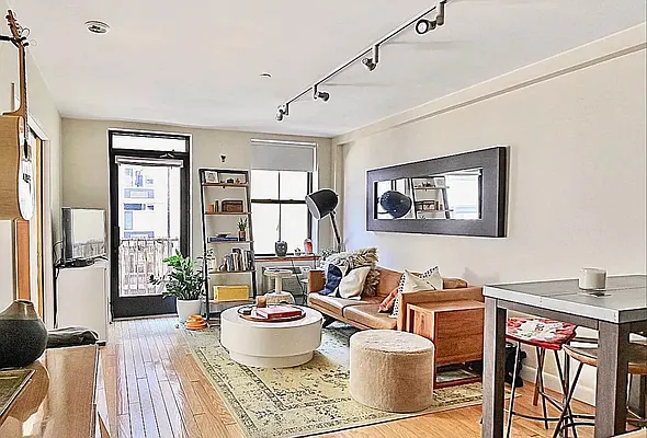 Living room, photo 1