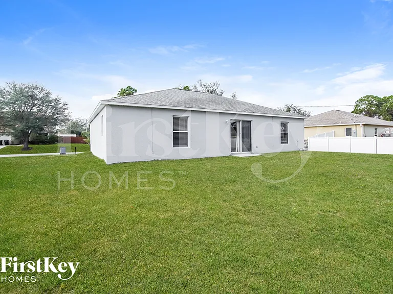 721 Carlyle Ave SE — Photo 18