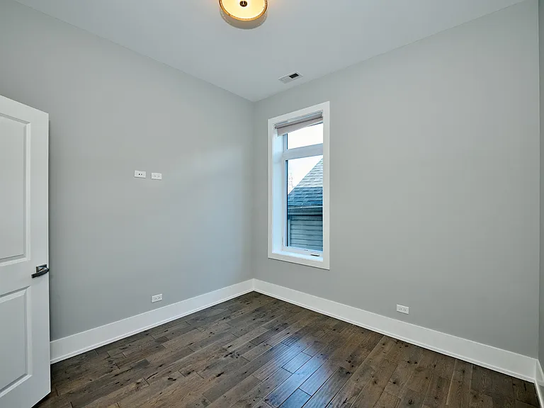 1752 W 18th Pl #2N — Photo 4