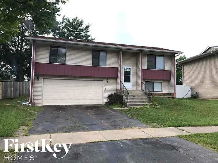 3003 Longfellow Ave photo 1
