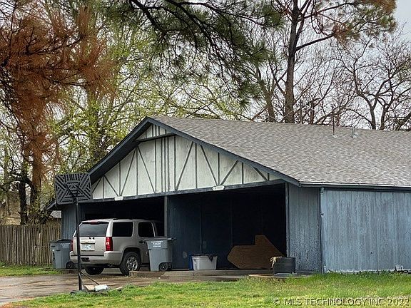 3rd image of 1504 W Highway 51 St