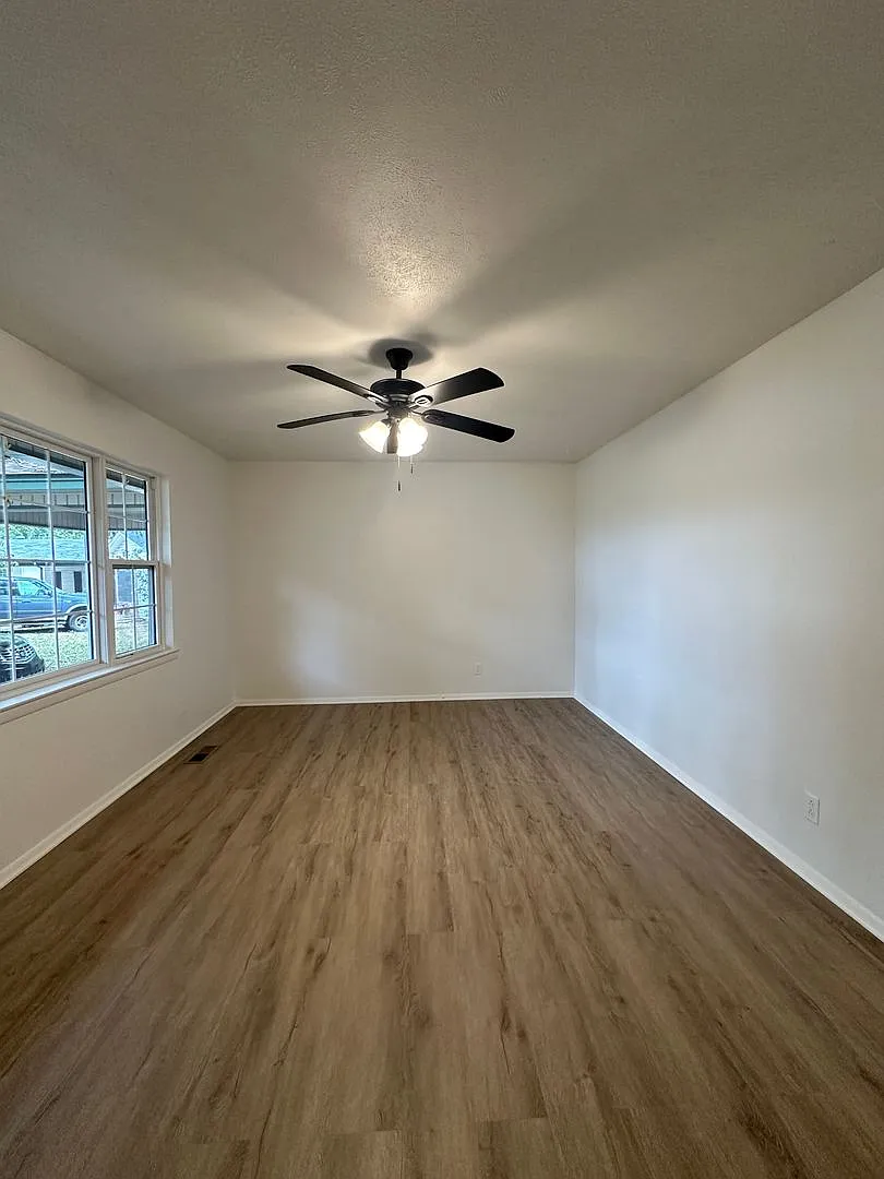 6 Raliegh Cir — Photo 3